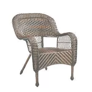 Brown Stackable Wicker Patio Chair – Space‑saving Outdoor Seating