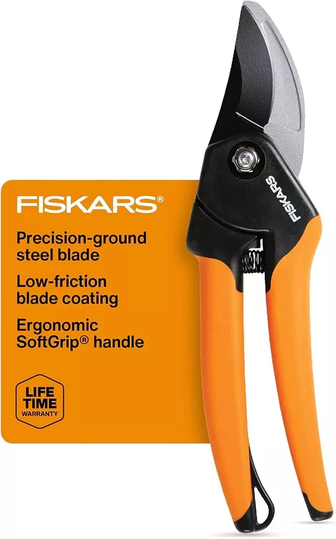 Fiskars Bypass Pruning Shears, 5/8-Inch Cut Capacity SoftGrip Hand Pruner for Small Hands, Blade Stays Sharp Through Heavy Use with Rust Resistant, Low-Friction Coating